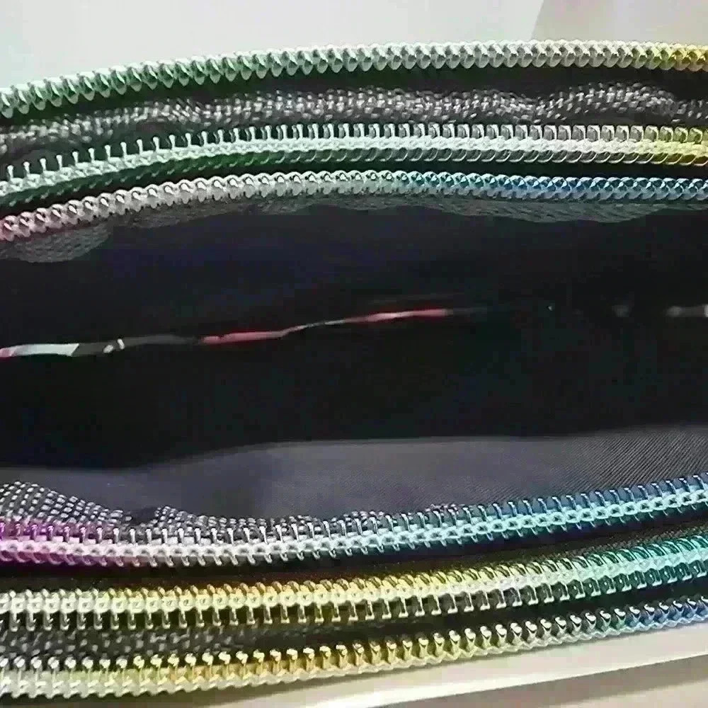 NWOT Fabulous Women's Clutch - Picture 6 of 7